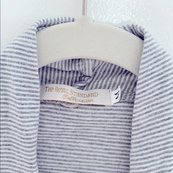 Size: M Royal Standard Stretchy Travel Cardigan - Picture 2 of 5